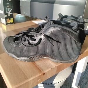 Black foamposites “anthracite”